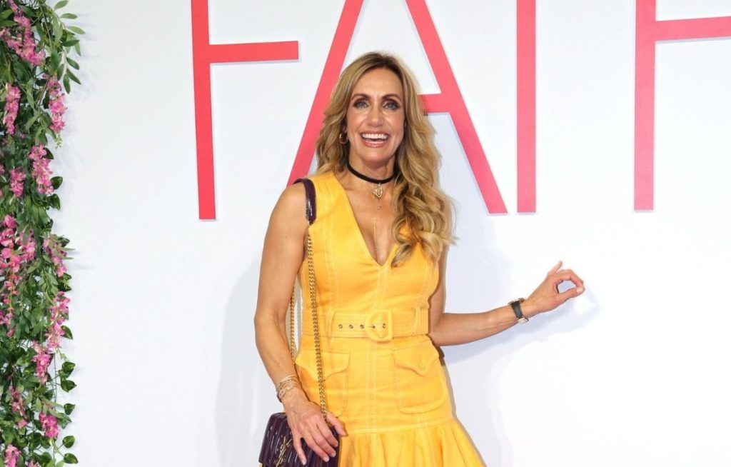Lili-Estefan-Income