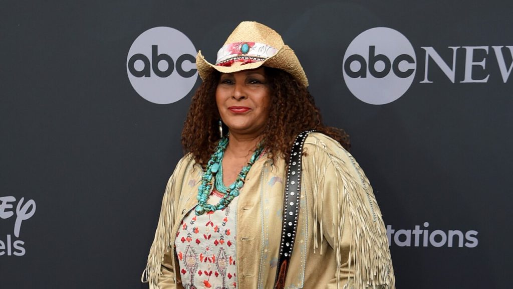 Pam-Grier-Income