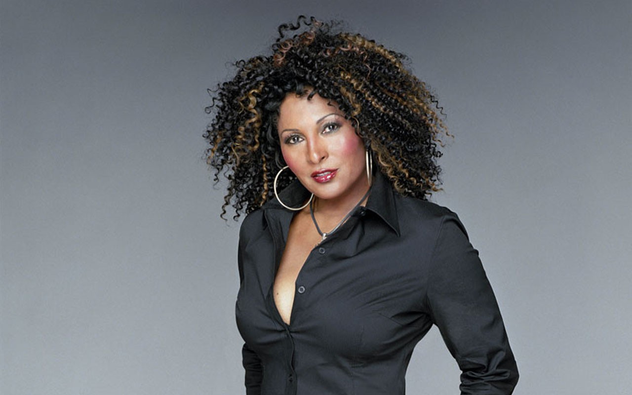 Pam-Grier-Net-Worth