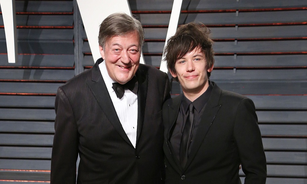 Stephen-Fry-Income