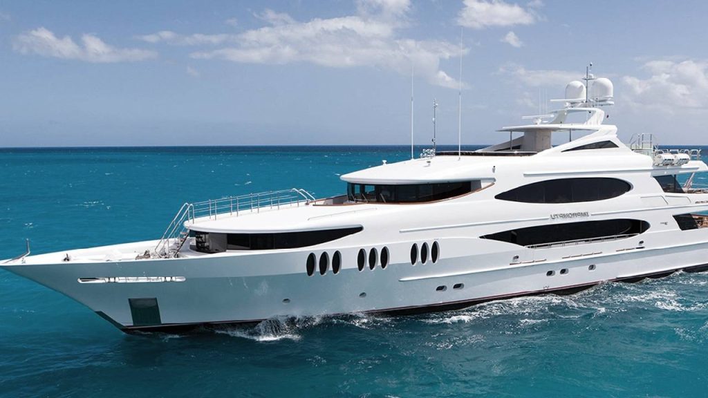 Toto-Wolff-Luxury-Yacht